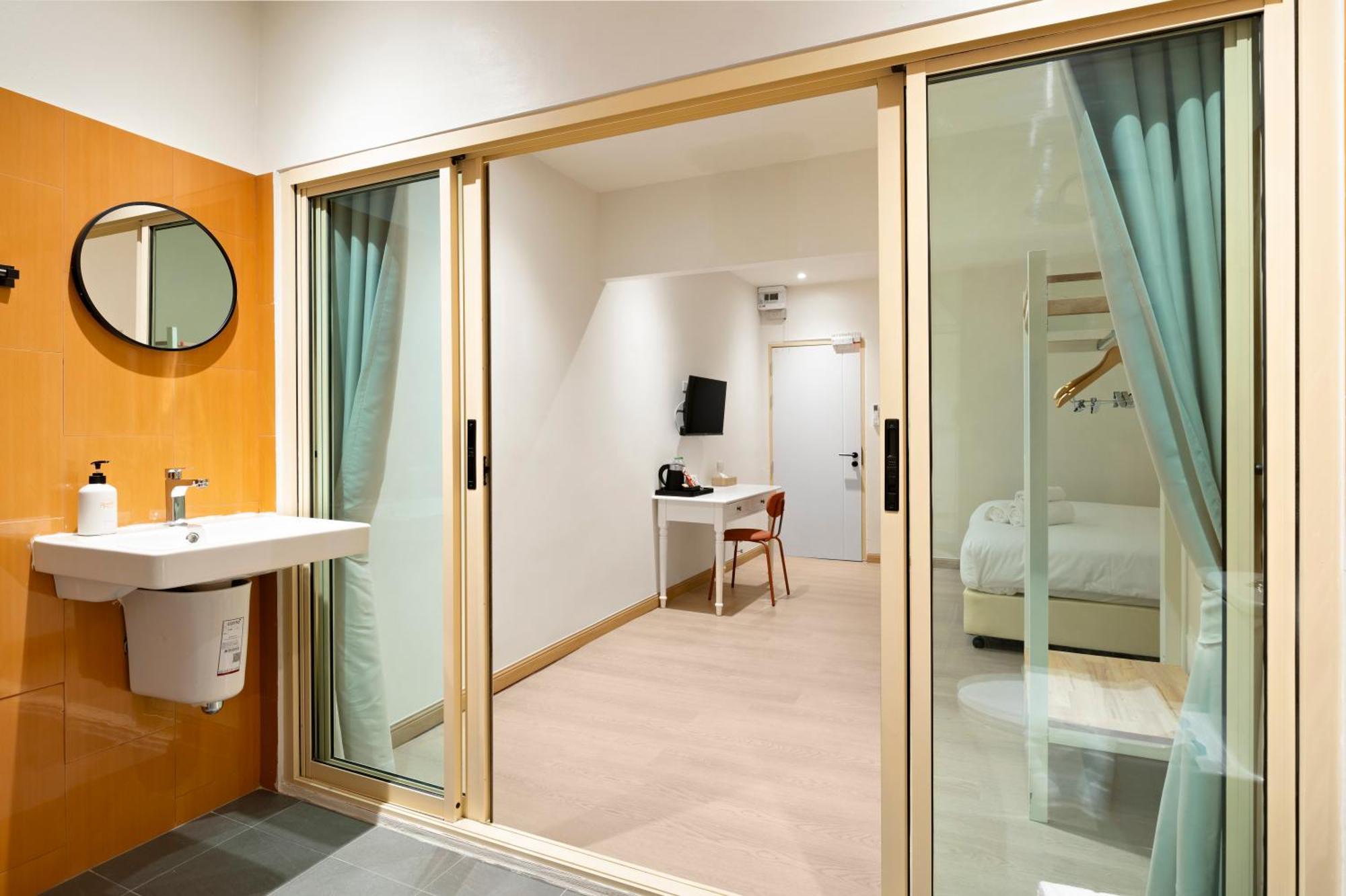 Horange Phuket Town Hotel Room photo