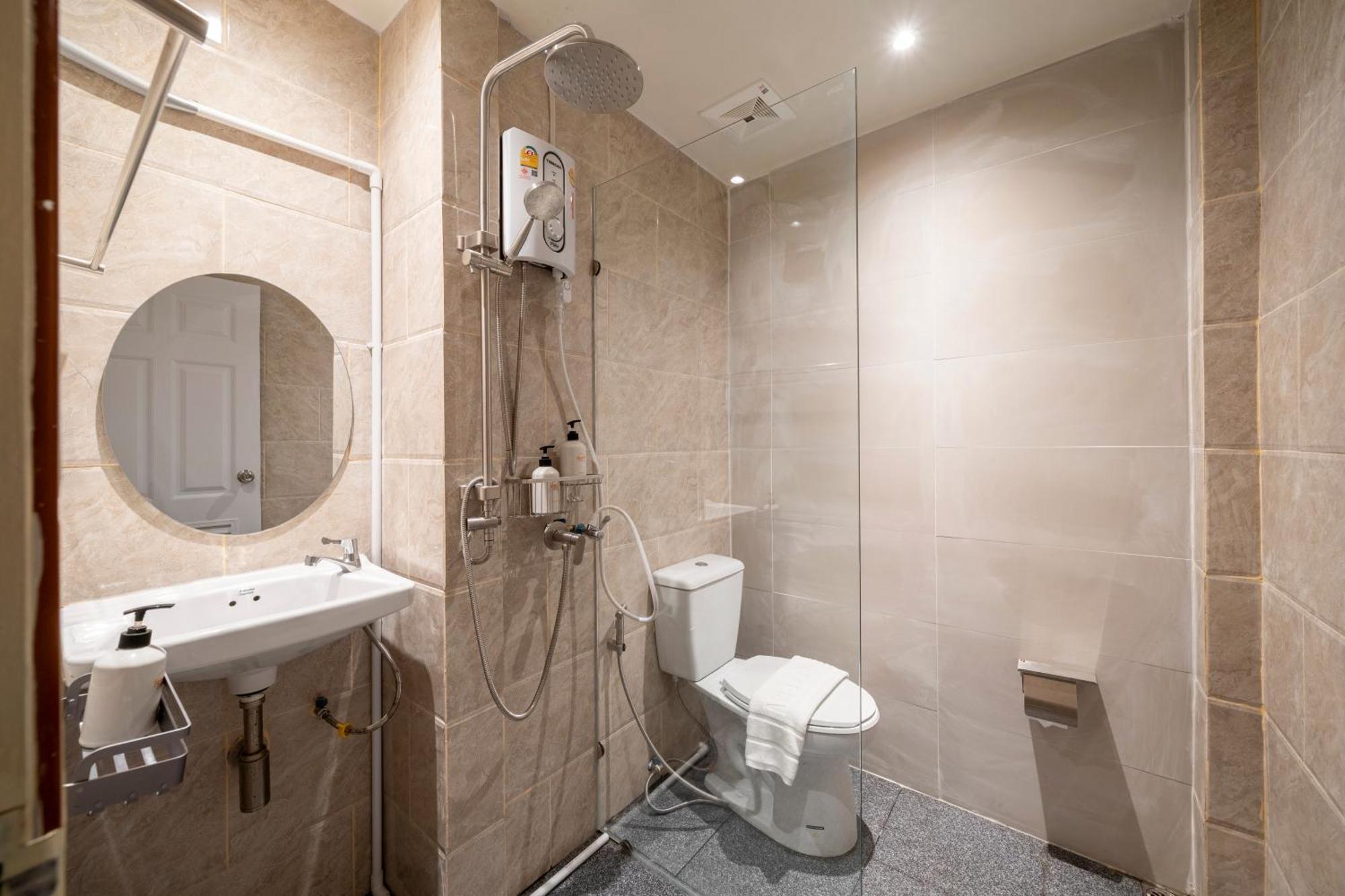 Horange Phuket Town Hotel Room photo