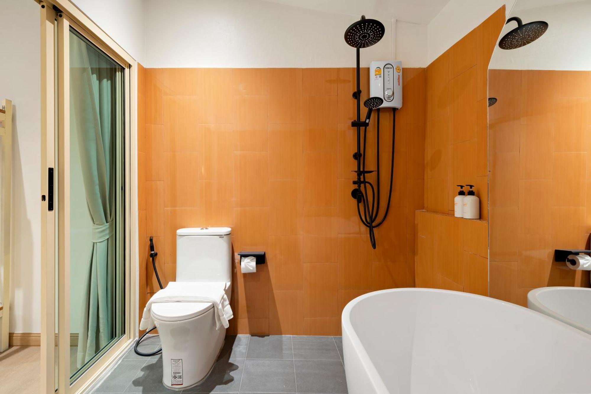 Horange Phuket Town Hotel Room photo